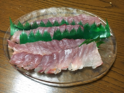 Bassingかわら版blog 今夜の魚料理 ツバスの刺身とアラ煮