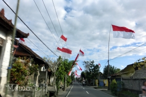 バリ島 独立記念 国旗掲揚