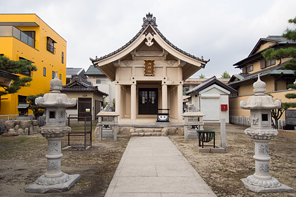 知多山神社拝殿