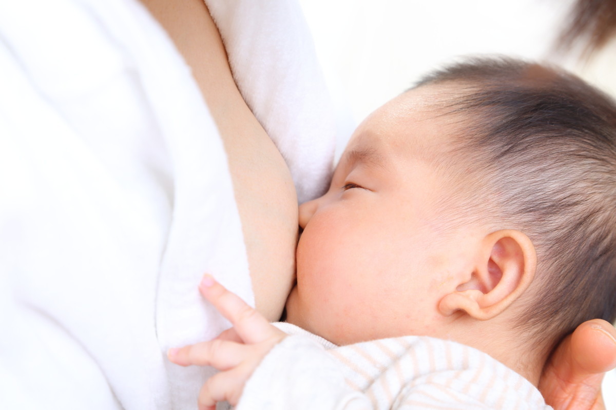 赤ちゃん　授乳