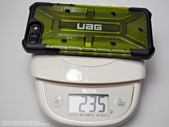 UAG PlasmaにiPhone7Plusを装着 重量235g