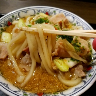 琴平うどん　武蔵辛味噌ｳﾄﾞﾝ　麺
