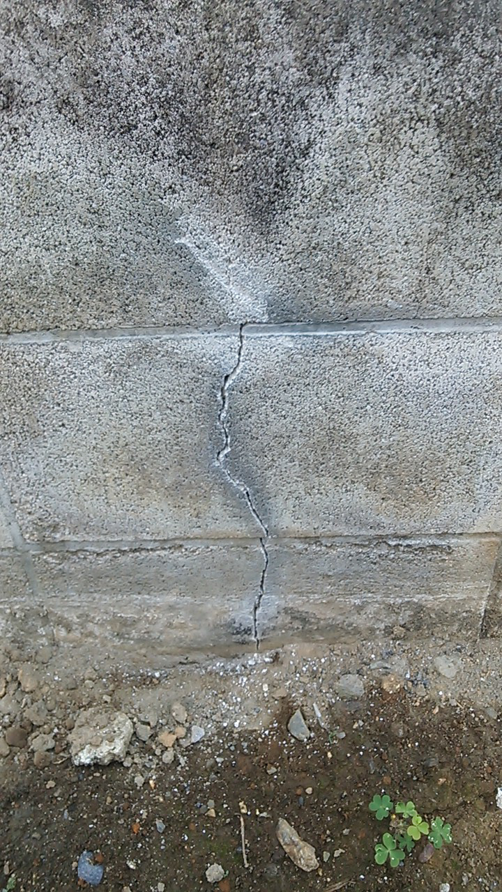 ブロック塀のこすりキズ修理・美装