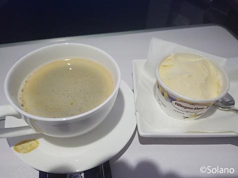 中国東方航空ビジネスクラス機内食、コーヒー