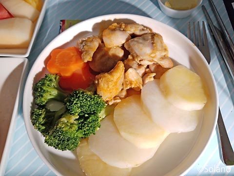 中国東方航空ビジネスクラス機内食、メインデッシュの鶏肉